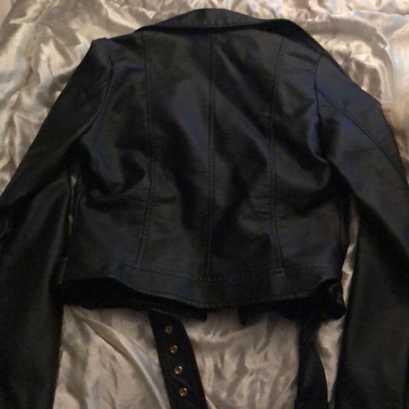 Arden B, Black Leather Jacket 🖤 - Picture 3 of 3